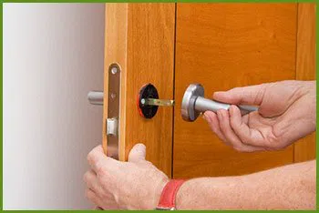 Neighborhood Locksmith Services Fulton, MD 301-392-7429 - 14-install-new-Lock